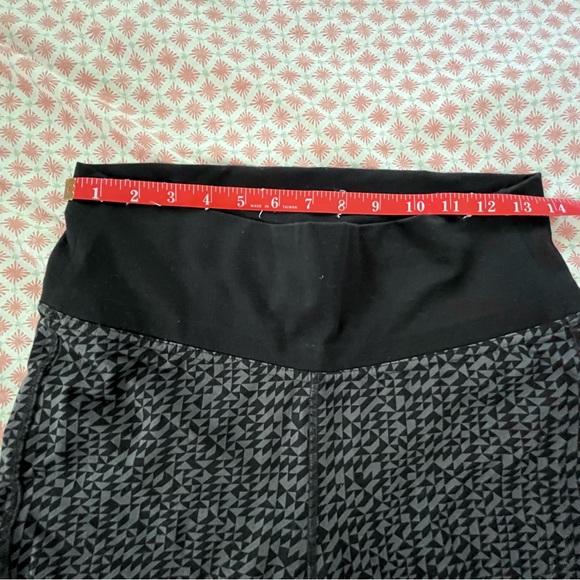 Old Navy Active Leggings M EUC - Picture 8 of 8